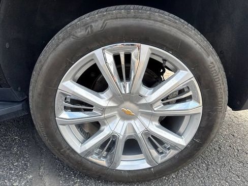 Certified 2022 Chevrolet Tahoe High Country AWD/4WD image 40