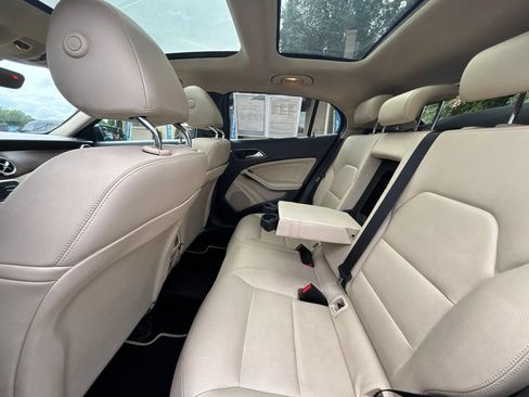 Used 2019 Mercedes-Benz GLA 250 4MATIC w/ Premium Package image 24