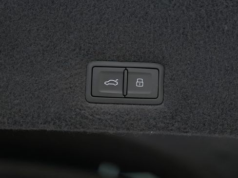 Used 2021 Lamborghini Urus AWD/4WD image 41