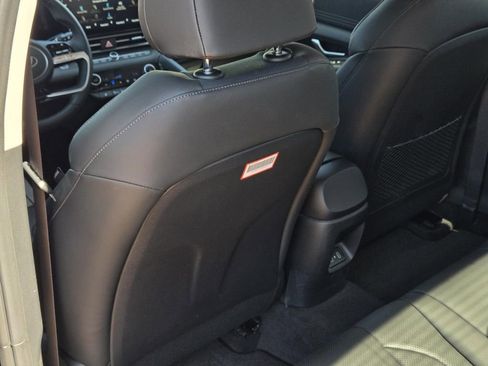 New 2026 Hyundai Elantra Limited image 17