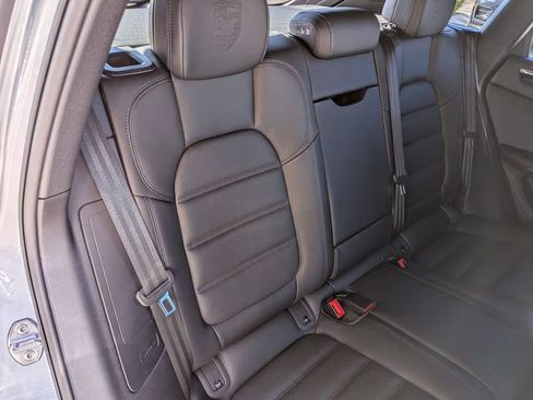 Certified 2026 Porsche Macan AWD/4WD image 23