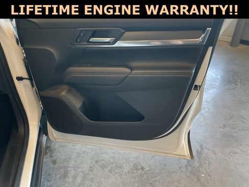 Used 2025 GMC Terrain Elevation image 37