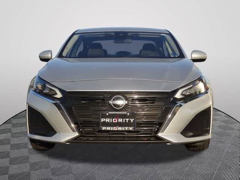 Used 2023 Nissan Altima 2.5 SV FWD image 5