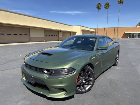 Used 2022 Dodge Charger Scat Pack w/ Plus Group RWD image 3