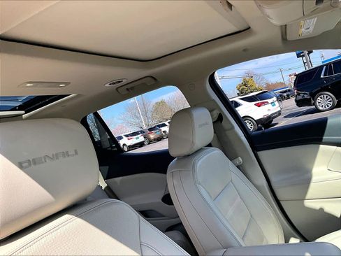 Used 2023 GMC Acadia Denali w/ Denali Ultimate Package image 23