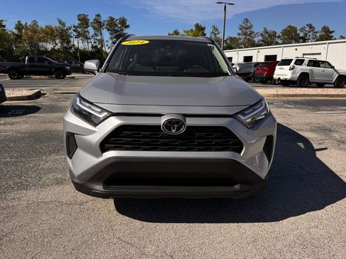 Used 2024 Toyota RAV4 XLE FWD image 2