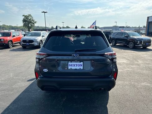 Used 2025 Subaru Forester Premium AWD/4WD image 6