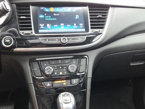 Used 2018 Buick Encore Essence FWD image 19