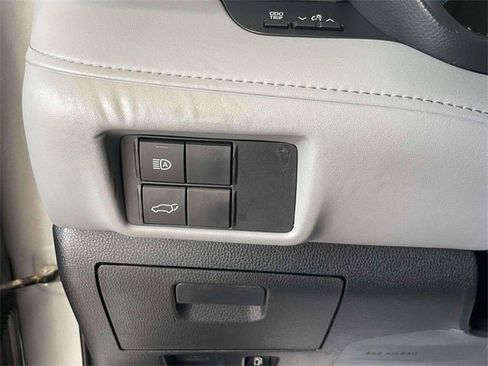 Certified 2022 Toyota Highlander XLE image 22