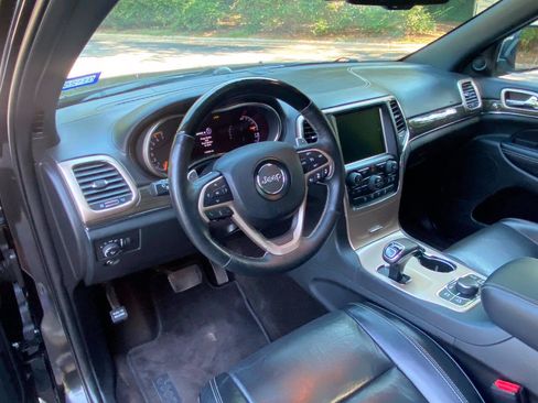 Used 2015 Jeep Grand Cherokee Overland w/ Advanced Technology Group AWD/4WD image 13