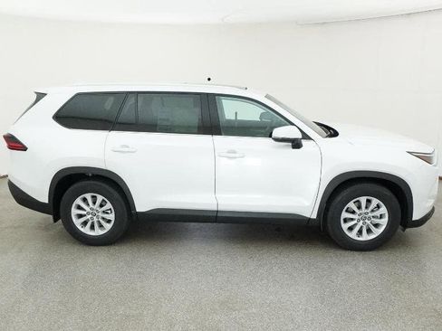 New 2026 Toyota Grand Highlander FWD image 11