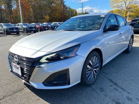 New 2025 Nissan Altima 2.5 SV image 3