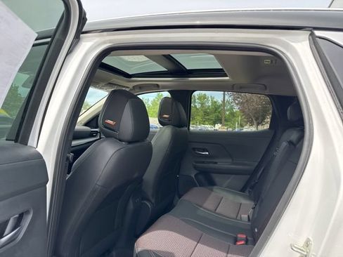 New 2026 Nissan Kicks SR AWD/4WD image 44