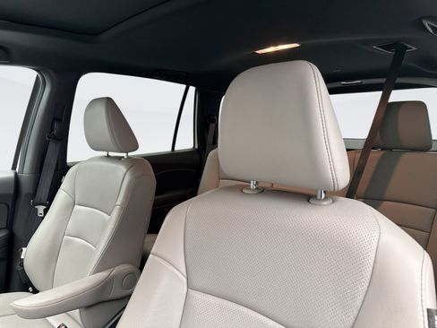 Used 2023 Honda Passport EX-L image 10