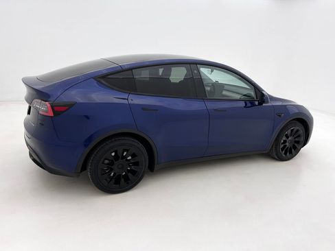 Used 2021 Tesla Model Y Long Range image 8
