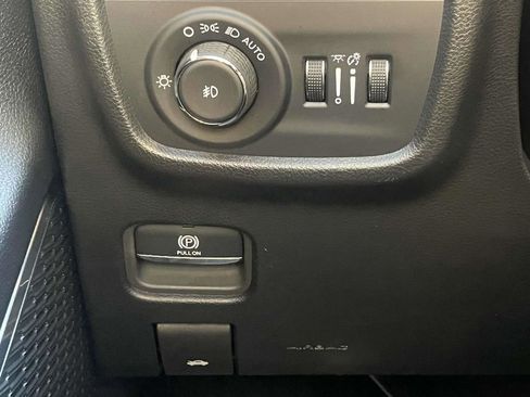 Used 2024 Jeep Grand Cherokee L Summit w/ Rear Seat Video Group I image 31