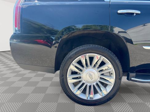 Used 2016 Cadillac Escalade Platinum AWD/4WD image 30