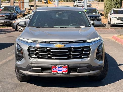 Used 2025 Chevrolet Equinox LT FWD image 3