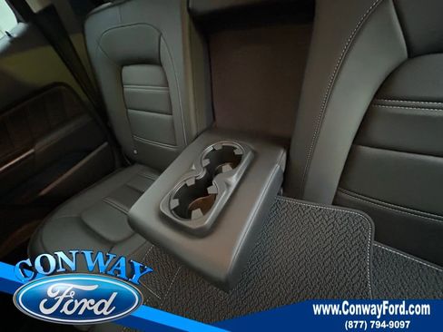 Used 2022 GMC Canyon Denali image 17