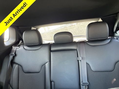 Used 2024 Jeep Compass Latitude image 29