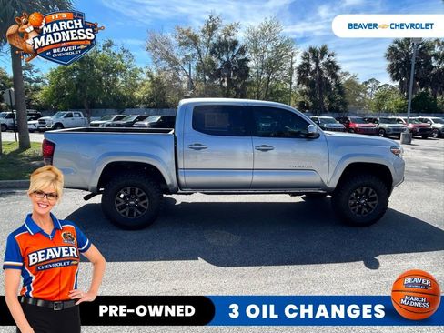 Used 2023 Toyota Tacoma SR5 w/ Technology Package image 8