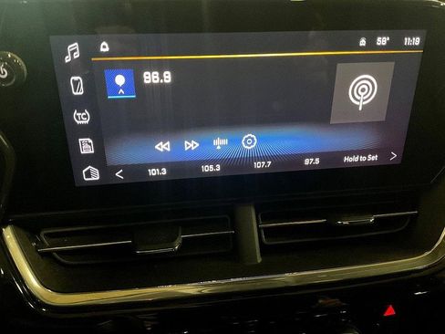 Used 2024 Chevrolet Trax ACTIV w/ Sunroof Package image 19