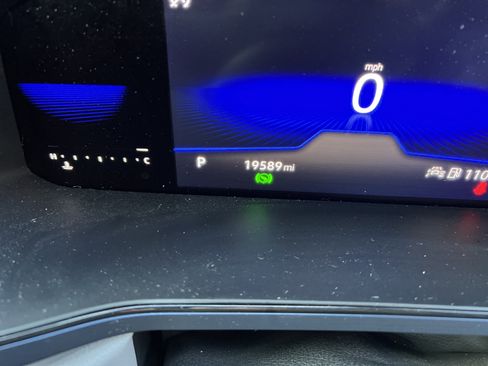 Certified 2022 Volkswagen Taos SE w/ Panoramic Sunroof Package image 21