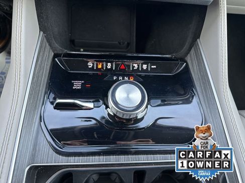 Used 2024 Jeep Wagoneer L Series II w/ Flexible Seating Group image 5