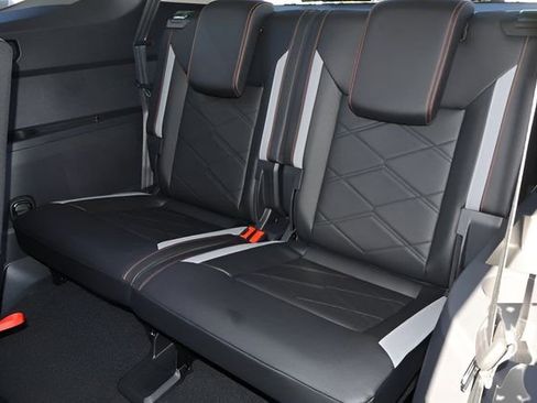 New 2026 Volkswagen Atlas Peak Edition AWD/4WD image 16