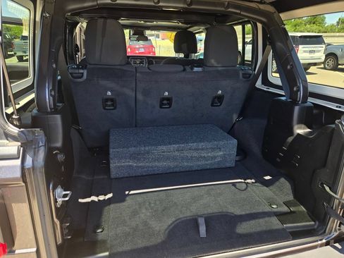 Used 2021 Jeep Wrangler Unlimited Sport AWD/4WD image 30