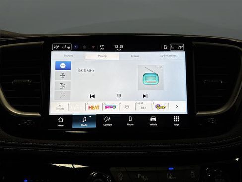New 2026 Chrysler Pacifica Select image 17