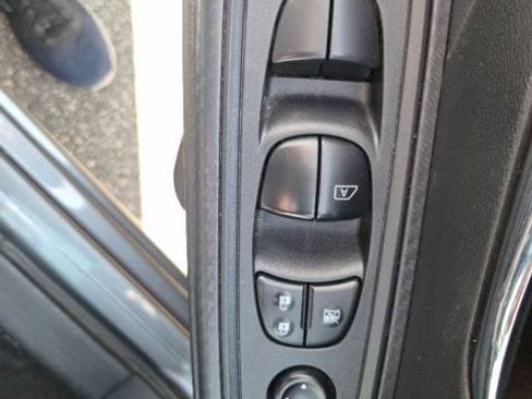 Used 2024 Nissan Versa SV FWD image 15