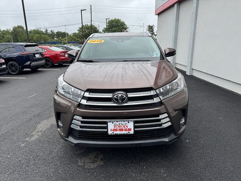 Certified 2019 Toyota Highlander Limited AWD/4WD image 3