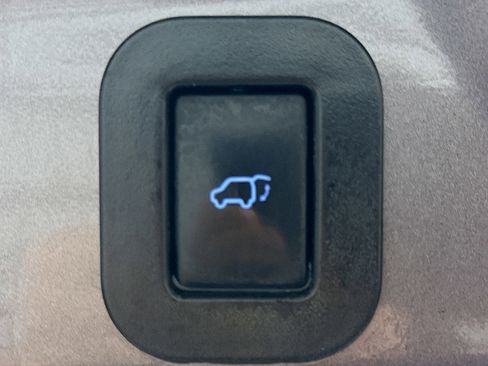 Used 2015 Toyota Sienna XLE FWD image 30