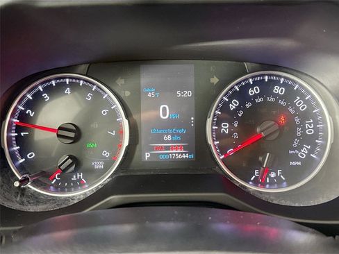 Used 2021 Toyota RAV4 XLE image 17