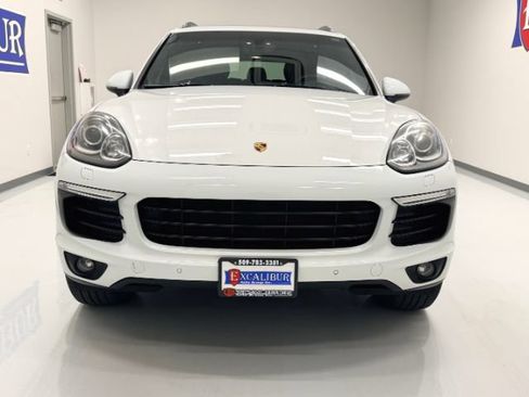 Used 2018 Porsche Cayenne Platinum Edition AWD/4WD image 2
