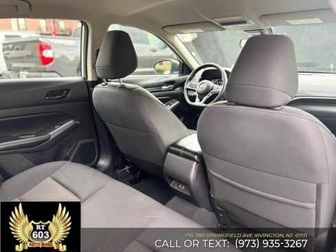 Used 2024 Nissan Altima 2.5 SV FWD image 9