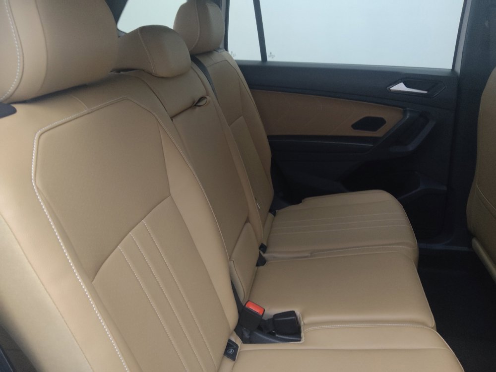 Used 2023 Volkswagen Tiguan SE FWD image 19
