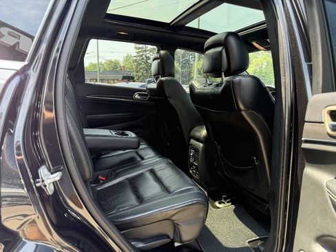 Used 2015 Jeep Grand Cherokee Limited w/ Luxury Group II AWD/4WD image 17