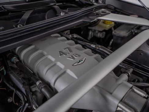 Used 2012 Aston Martin V8 Vantage Roadster RWD image 36