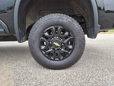 Used 2022 Chevrolet Silverado 3500 LT w/ Convenience Package AWD/4WD image 9