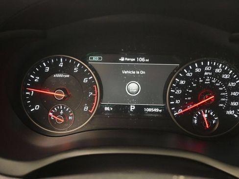Used 2018 Kia Stinger GT2 AWD/4WD image 9