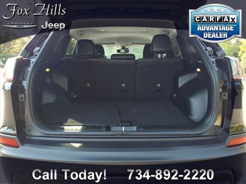 Certified 2023 Jeep Cherokee Altitude Lux image 10