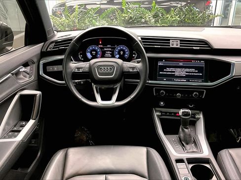 Used 2023 Audi Q3 2.0T Premium w/ Convenience Package image 5