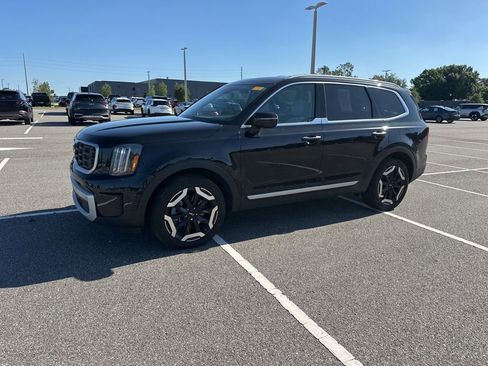 Used 2024 Kia Telluride S FWD image 14