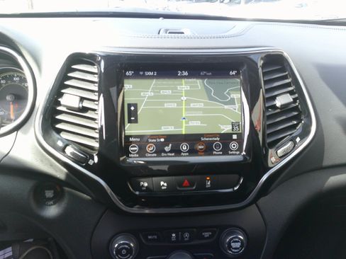 Used 2022 Jeep Cherokee Limited w/ Elite Package image 27