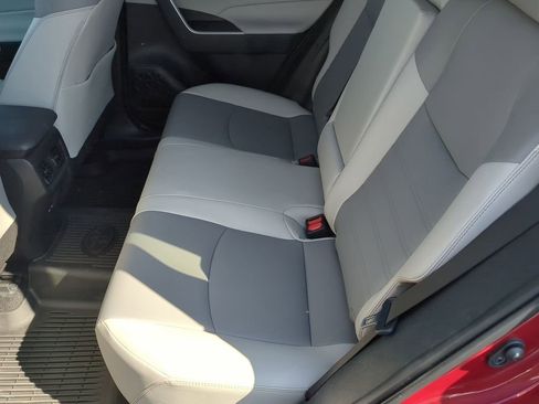 Used 2024 Toyota RAV4 XLE Premium image 15