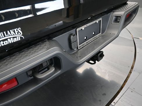 Used 2024 Jeep Gladiator Sport image 25