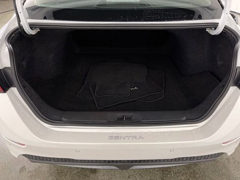 Used 2022 Nissan Sentra SR w/ SR Premium Package image 10