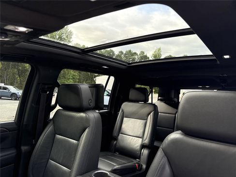 Used 2021 Chevrolet Suburban LT w/ Rear Media and Nav Package image 21